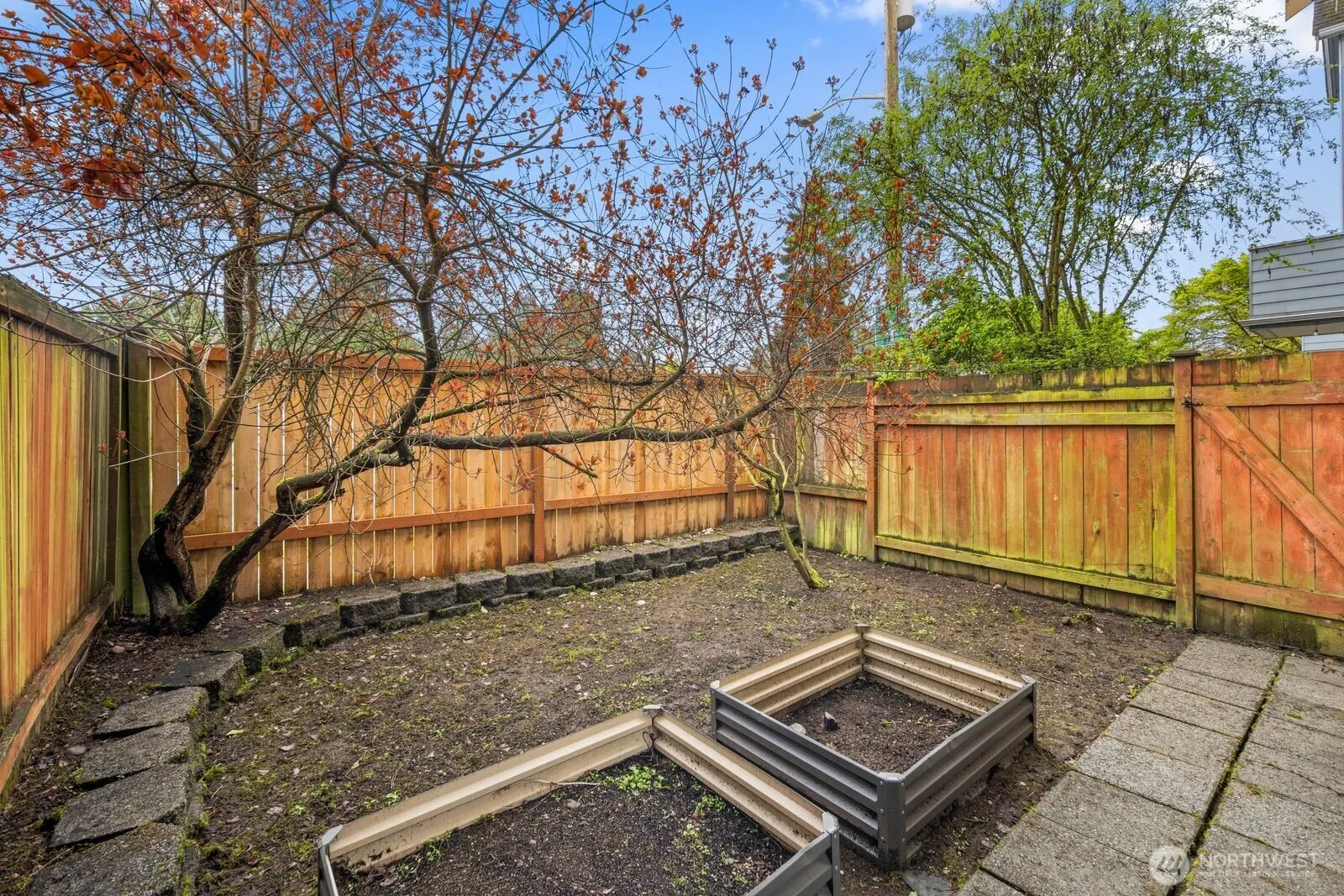 337 N 105th Street A, Seattle: photo 2 of 10