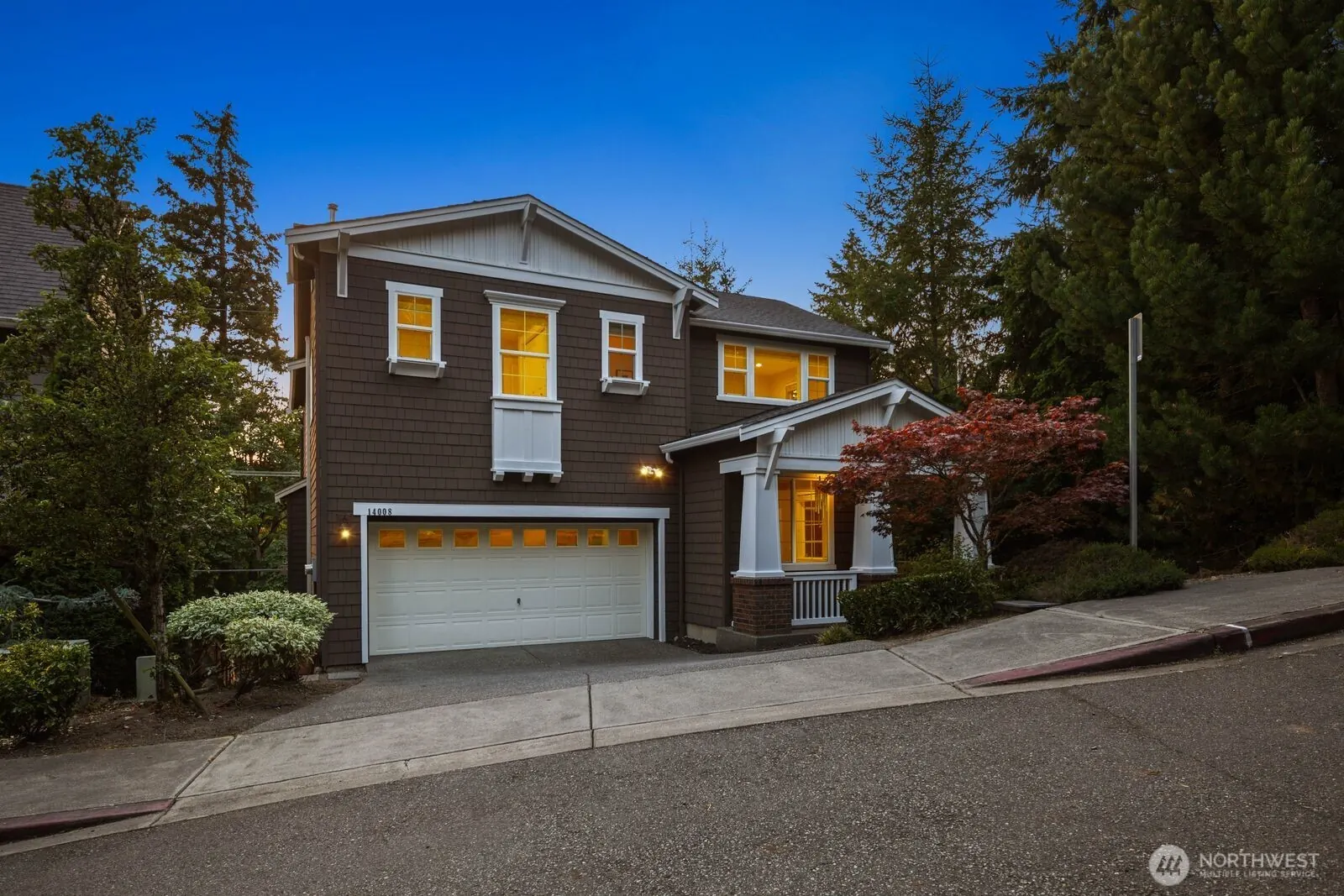 14008 SE 21st Place, Bellevue: photo 2 of 40