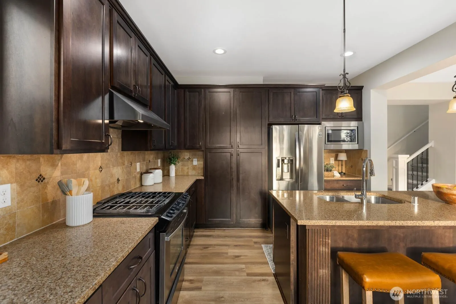 14008 SE 21st Place, Bellevue: photo 15 of 40
