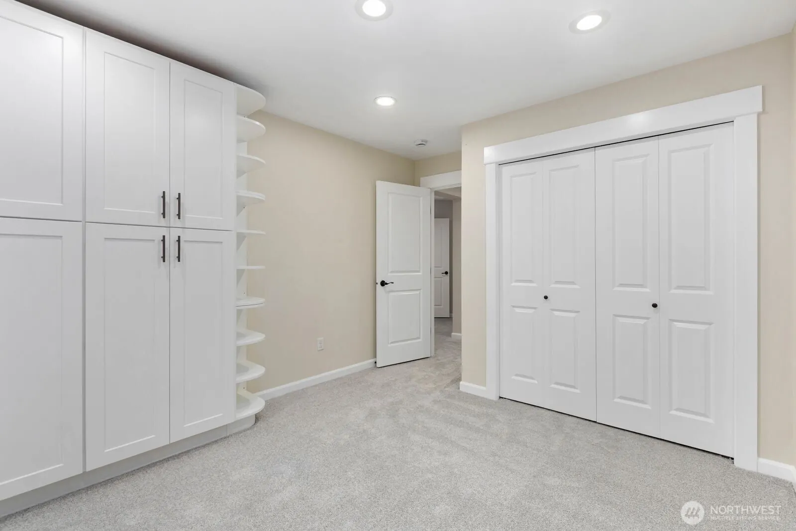 14008 SE 21st Place, Bellevue: photo 28 of 40