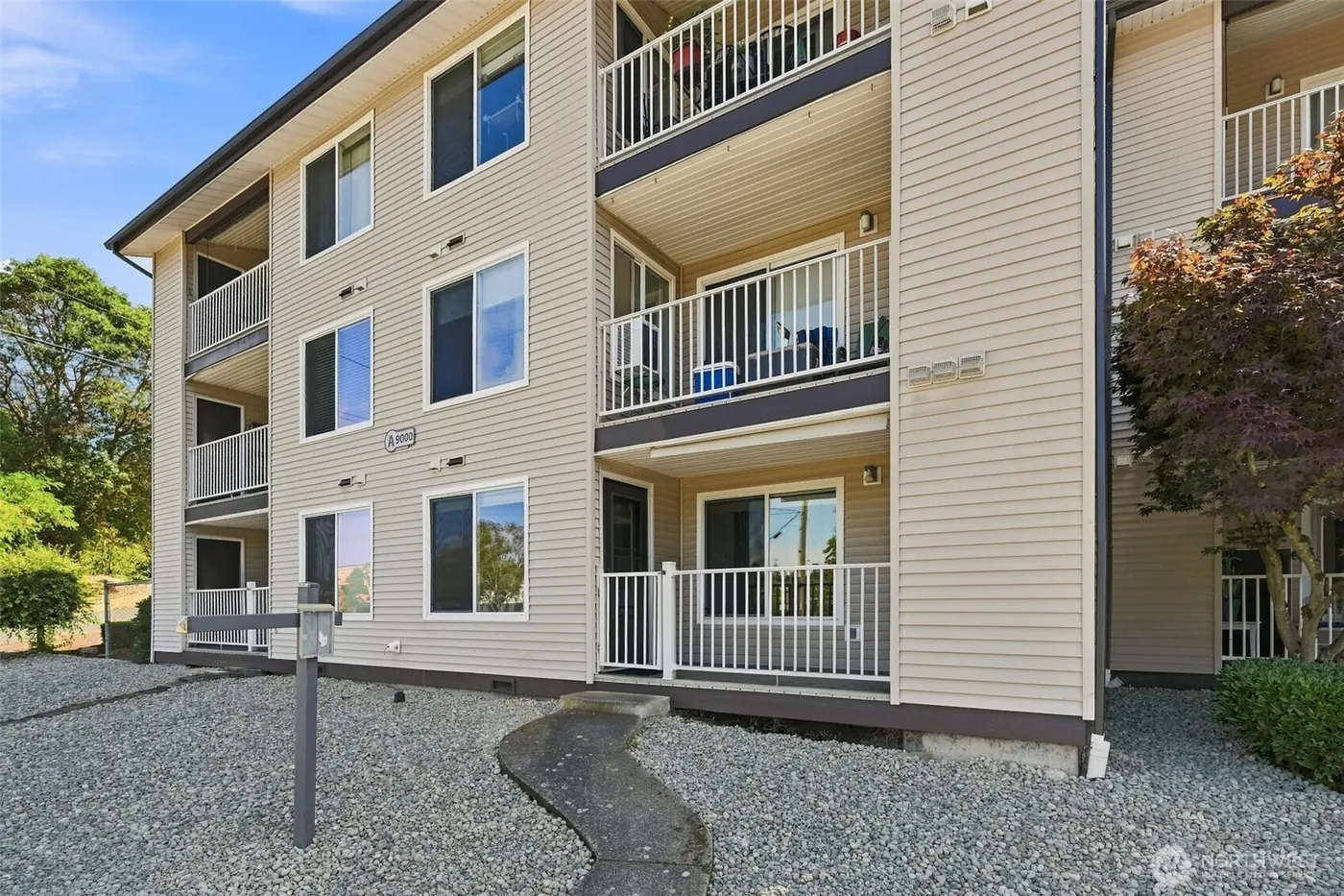 9000 25Th Avenue SW 102A, Seattle: photo 1 of 3