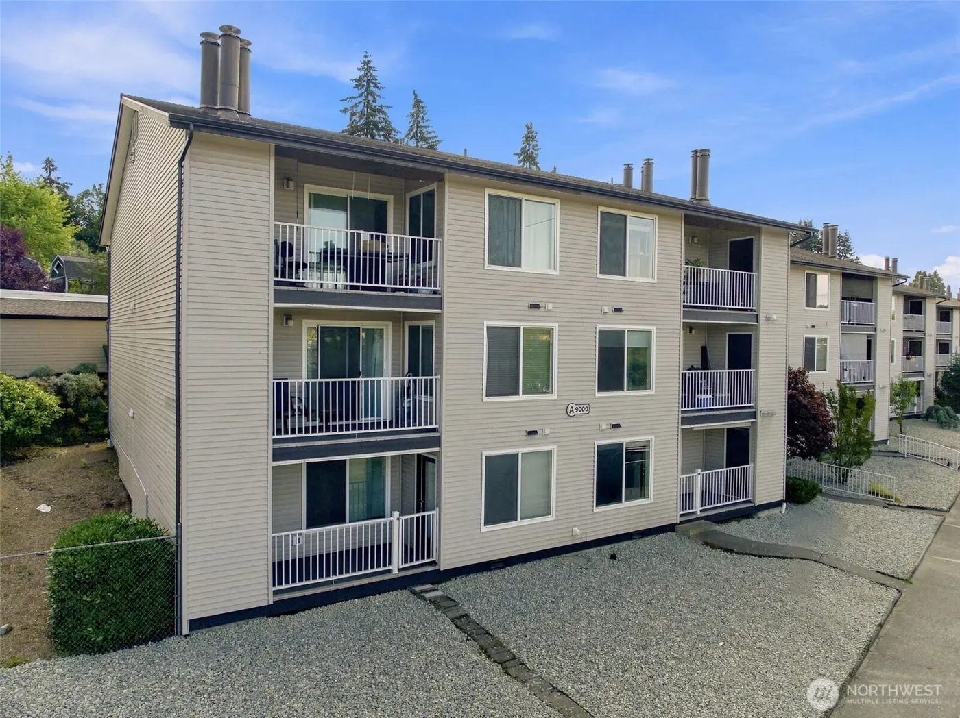 9000 25Th Avenue SW 102A, Seattle: photo 2 of 3