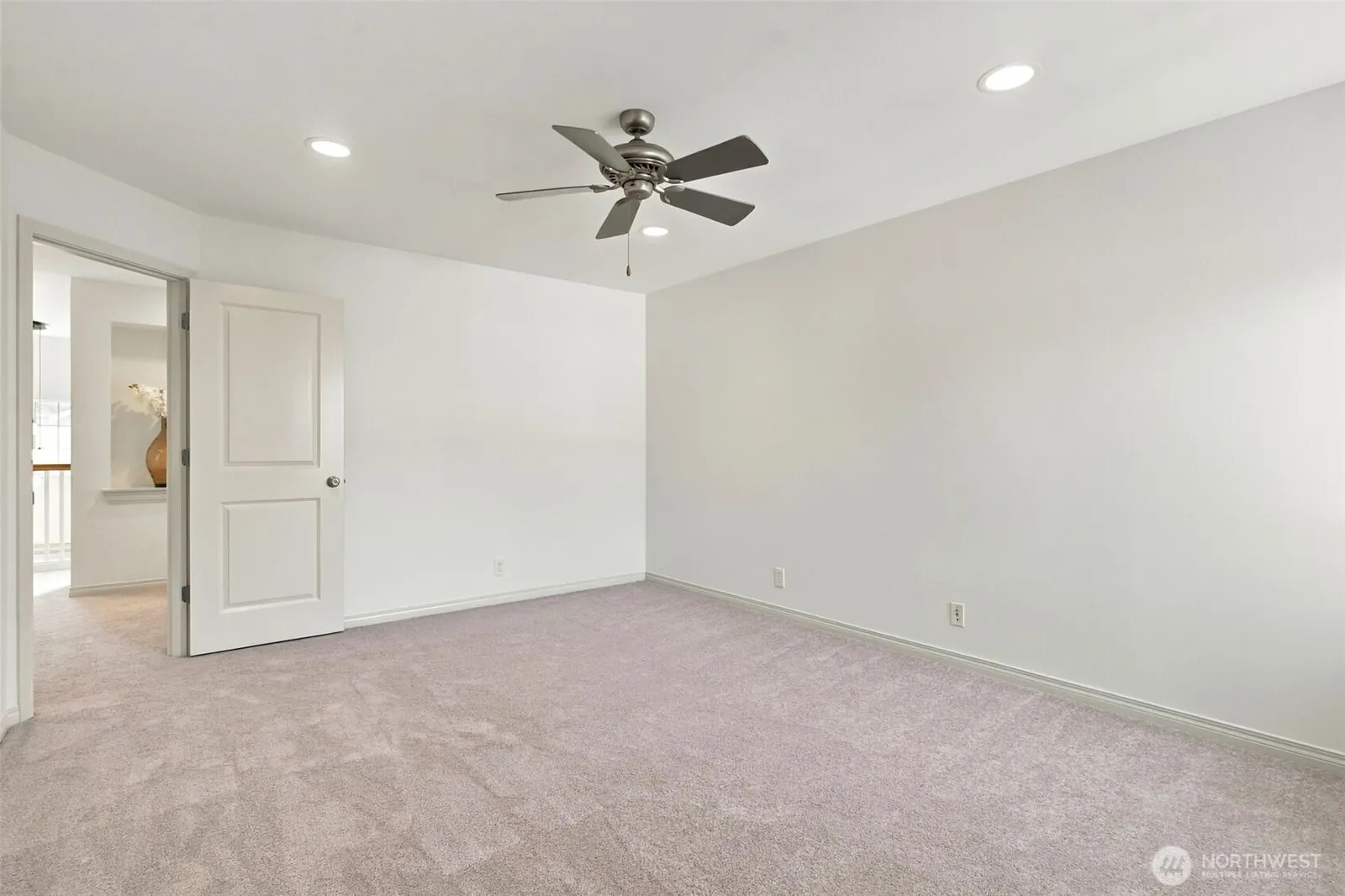 2117 NW Far Country Lane, Issaquah: photo 5 of 8