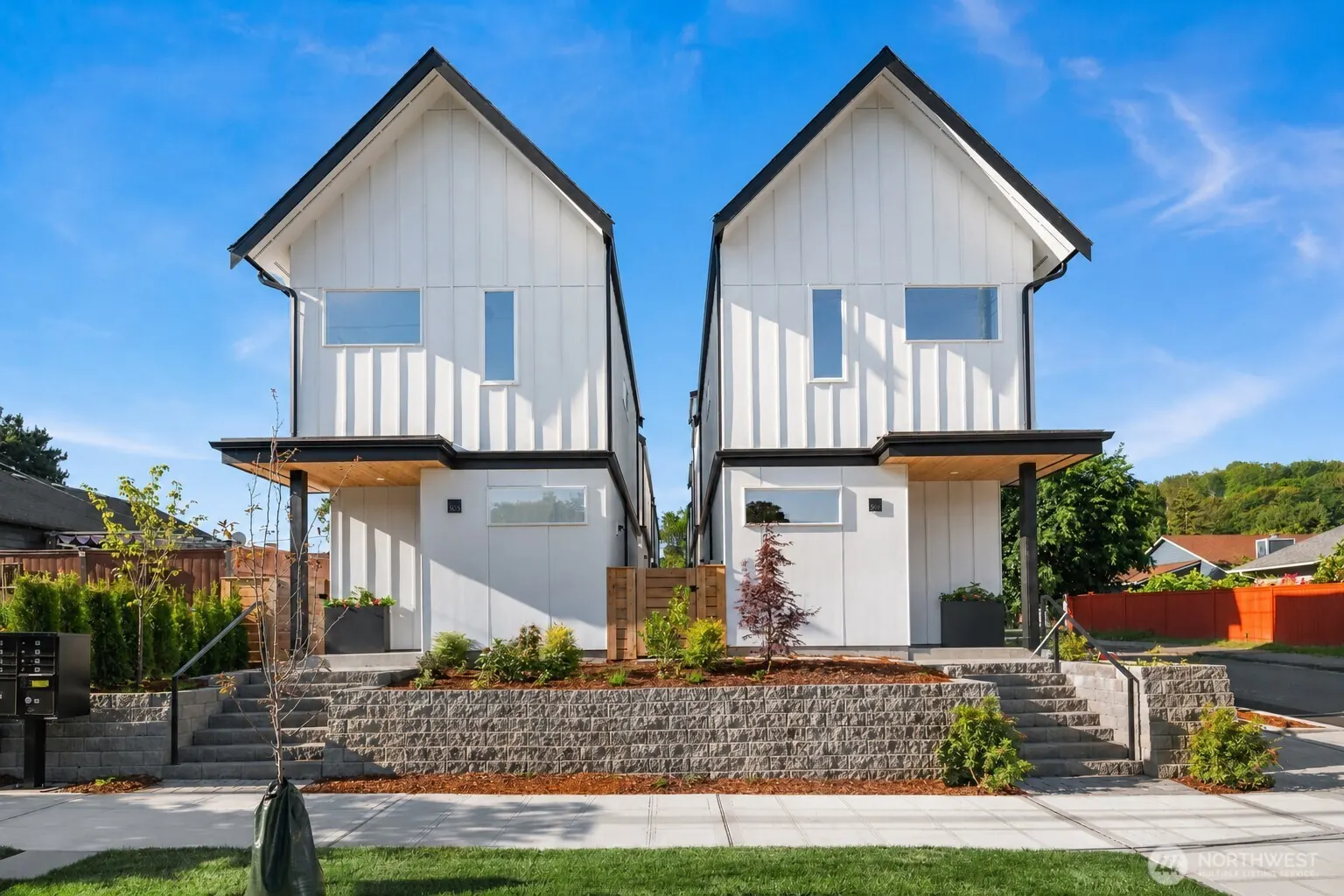 1039 S Cloverdale Street A, Seattle: photo 1 of 17