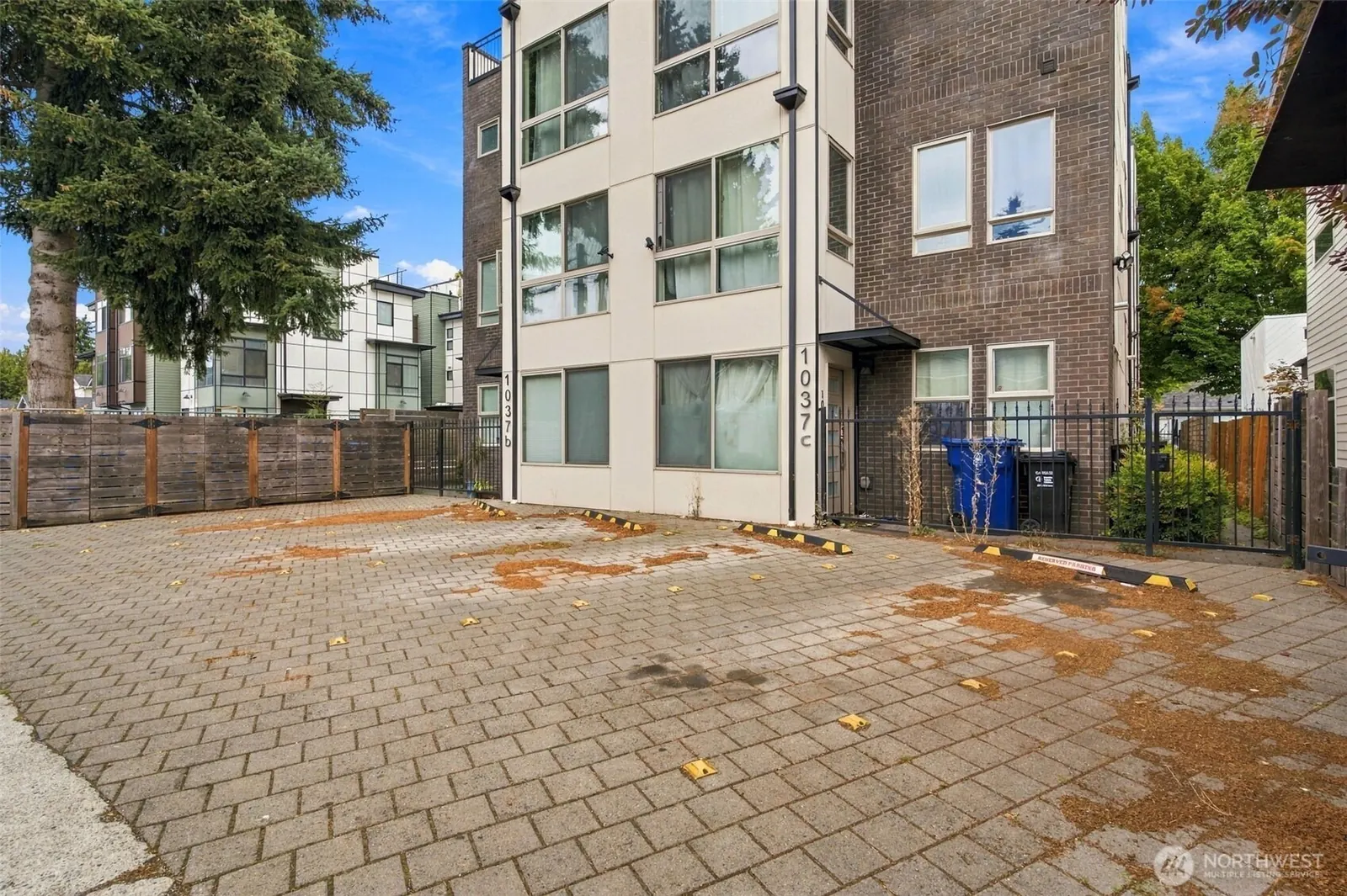 1039 S Cloverdale Street A, Seattle: photo 4 of 17