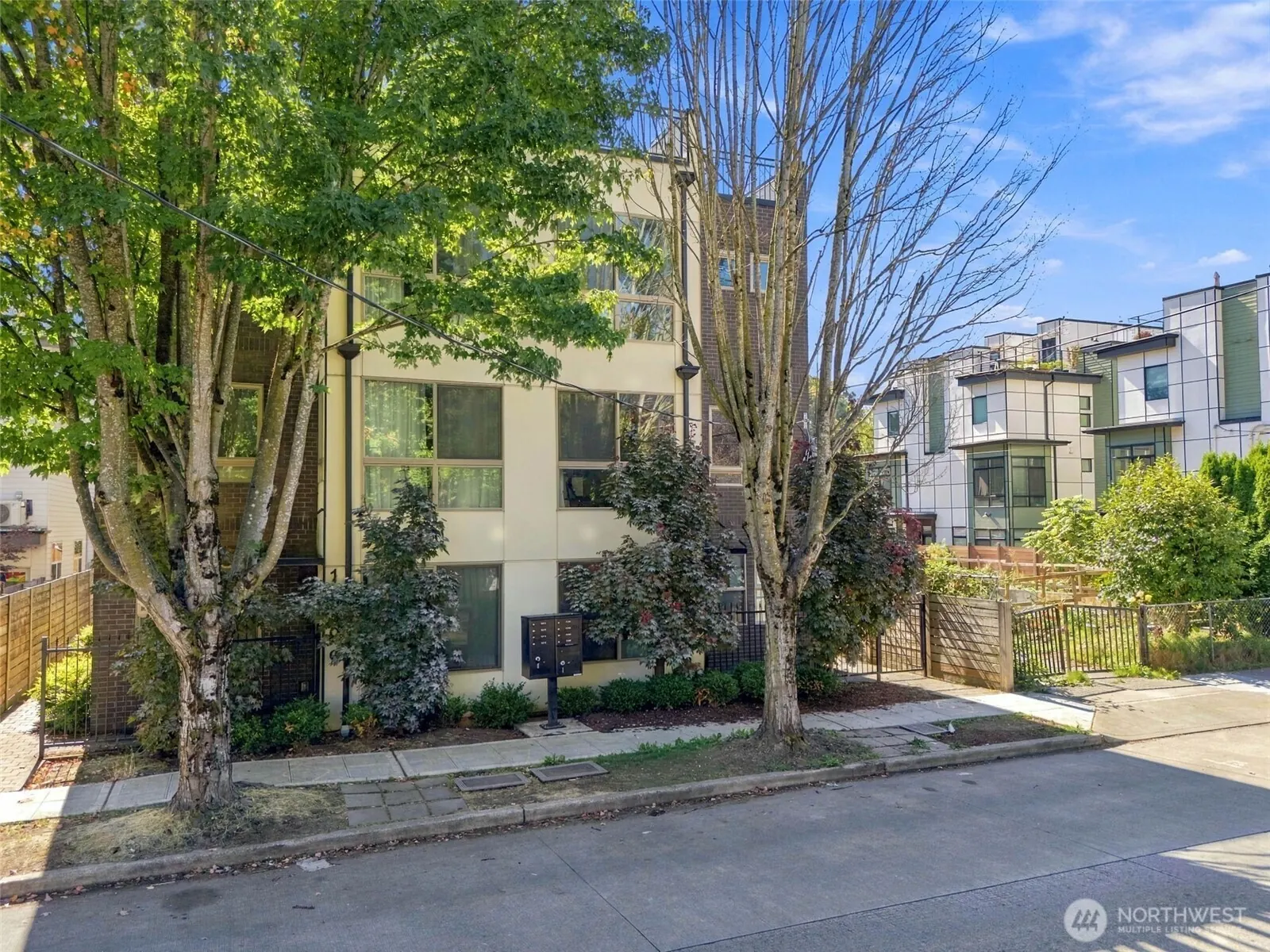 1039 S Cloverdale Street A, Seattle: photo 11 of 17