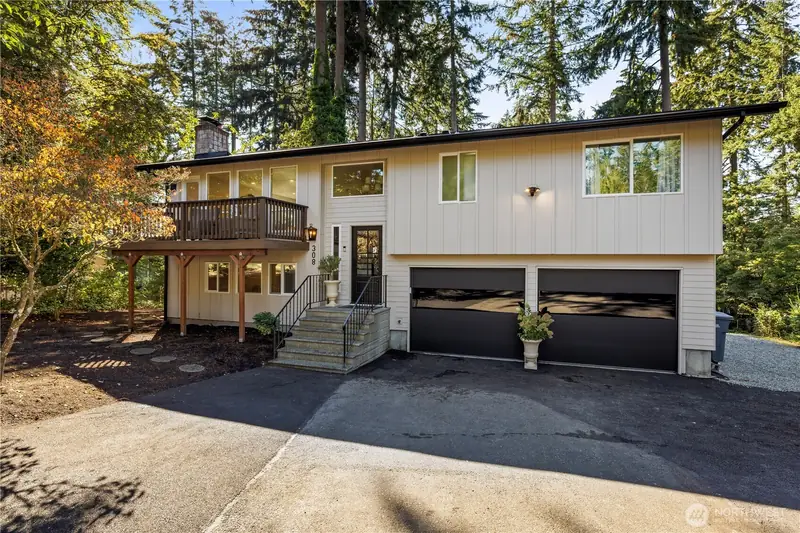 308 Point Fosdick Pl NW, Gig Harbor