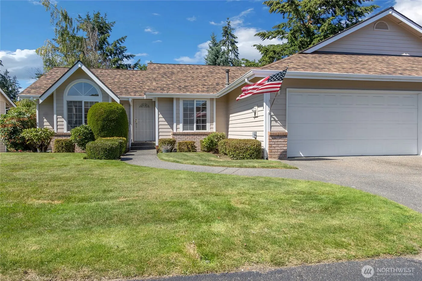 10810 59th Avenue SW, Lakewood: photo 4 of 8