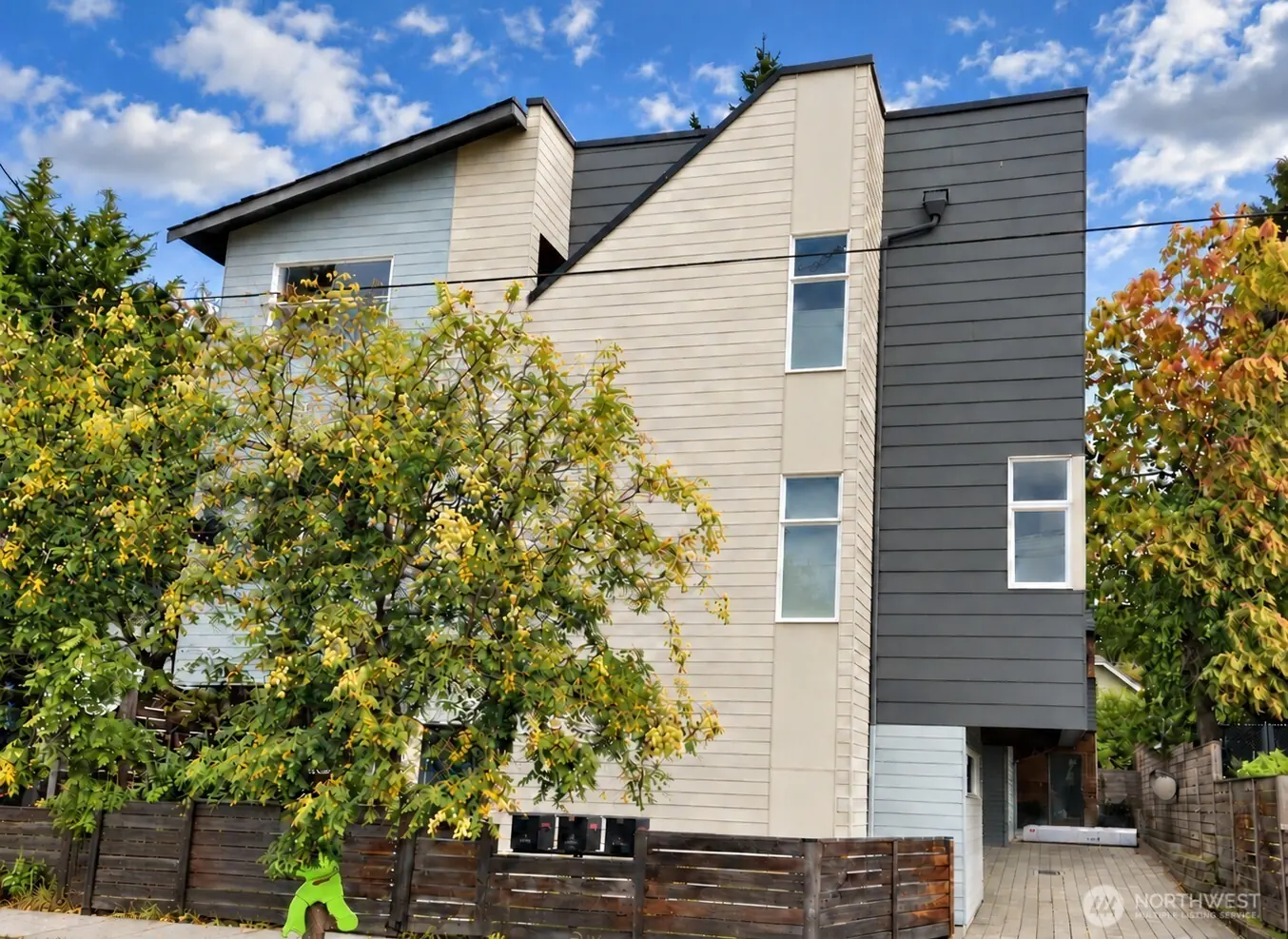 2426 NW 64th Street C, Seattle: photo 4 of 8
